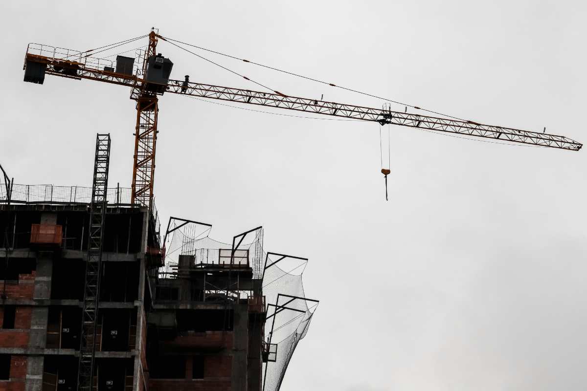 Una gru di costruzione